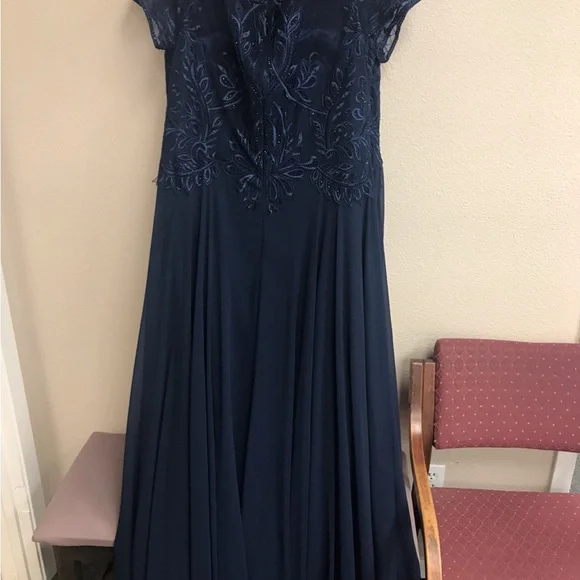 Dave & Johnny Midnight Blue Embellished Gown Navy Blue - Picture 3 of 6
